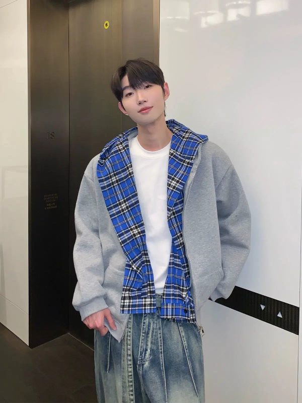 Sweatshirt Jacket with Removable Plaid Lining For Cheap - Image 3